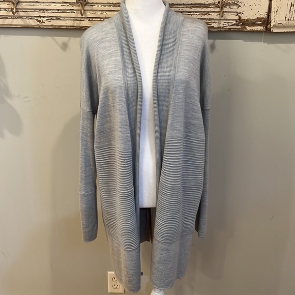 Lululemon Lotus Wrap in Heathered Starlight - Picture 2 of 8